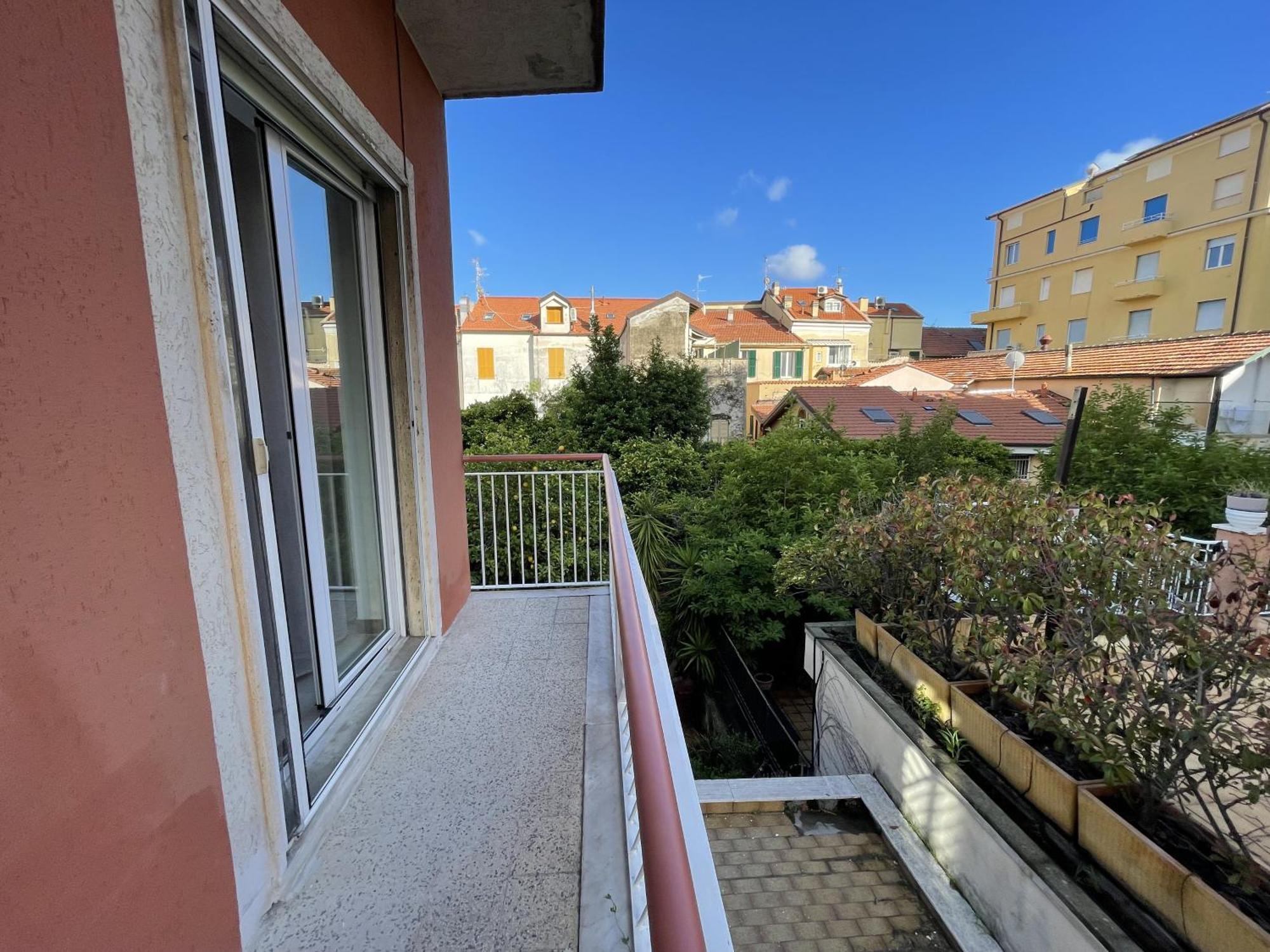 Airaldi8 - Trilocale Nel Budello Ampio E Soleggiato 50 M Dal Mare Alassio Room photo